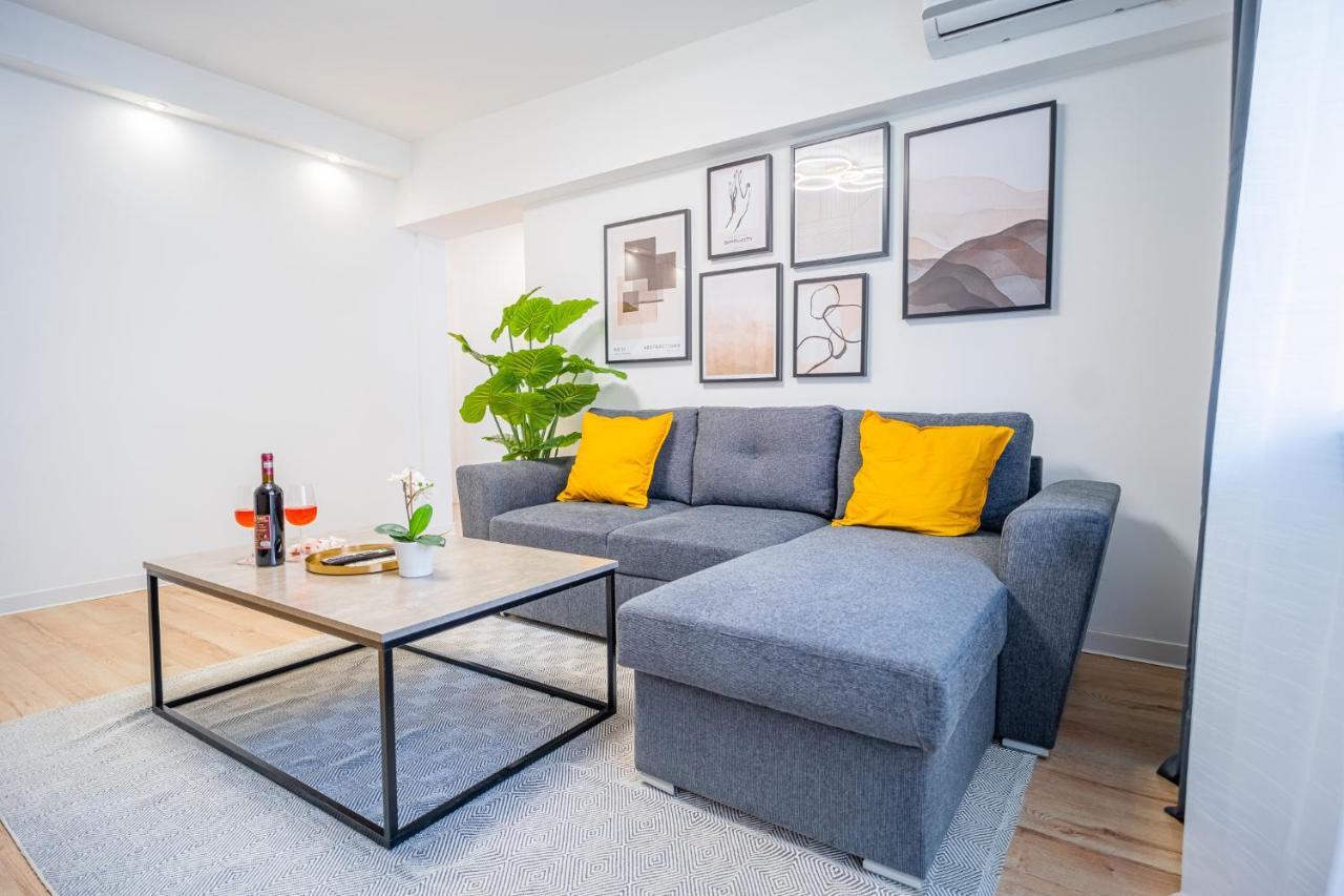 Refreshingly Chic: Newly Renovated 2Br Apartment บูคาเรสต์ ภายนอก รูปภาพ