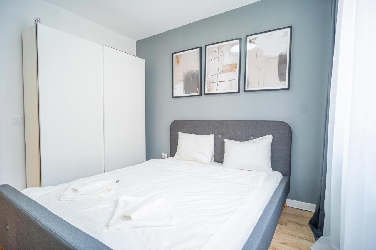 Refreshingly Chic: Newly Renovated 2Br Apartment บูคาเรสต์ ภายนอก รูปภาพ
