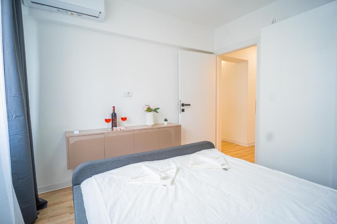 Refreshingly Chic: Newly Renovated 2Br Apartment บูคาเรสต์ ภายนอก รูปภาพ
