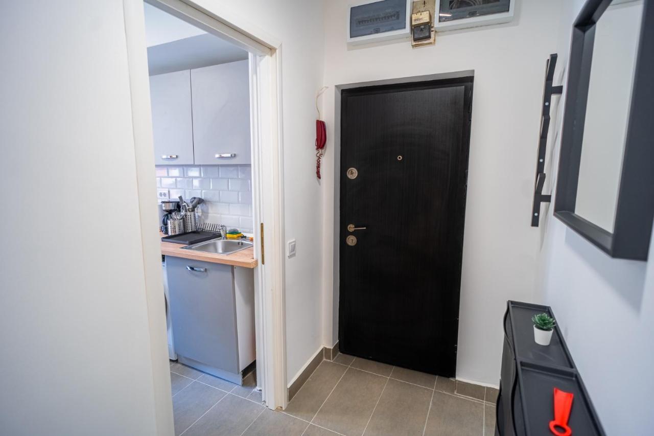 Refreshingly Chic: Newly Renovated 2Br Apartment บูคาเรสต์ ภายนอก รูปภาพ