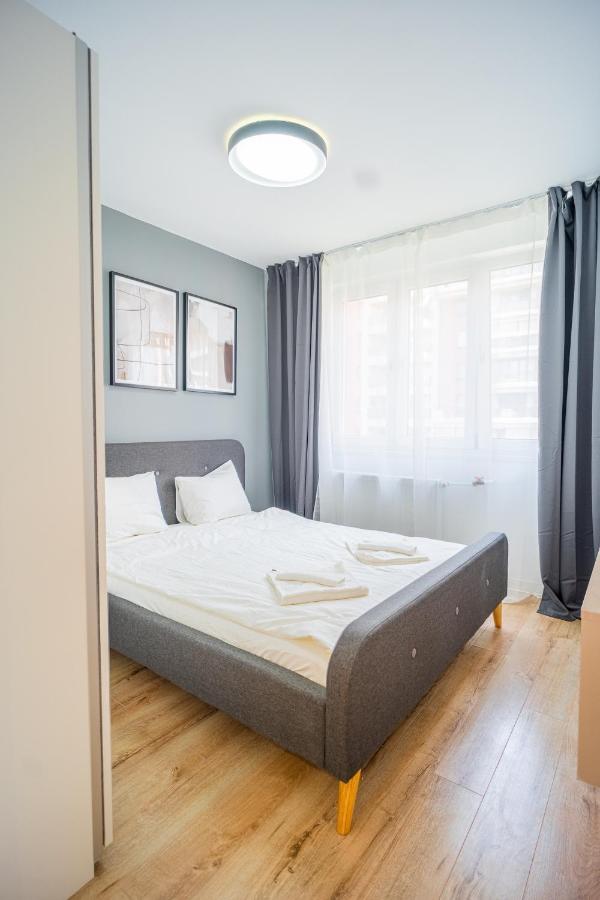Refreshingly Chic: Newly Renovated 2Br Apartment บูคาเรสต์ ภายนอก รูปภาพ