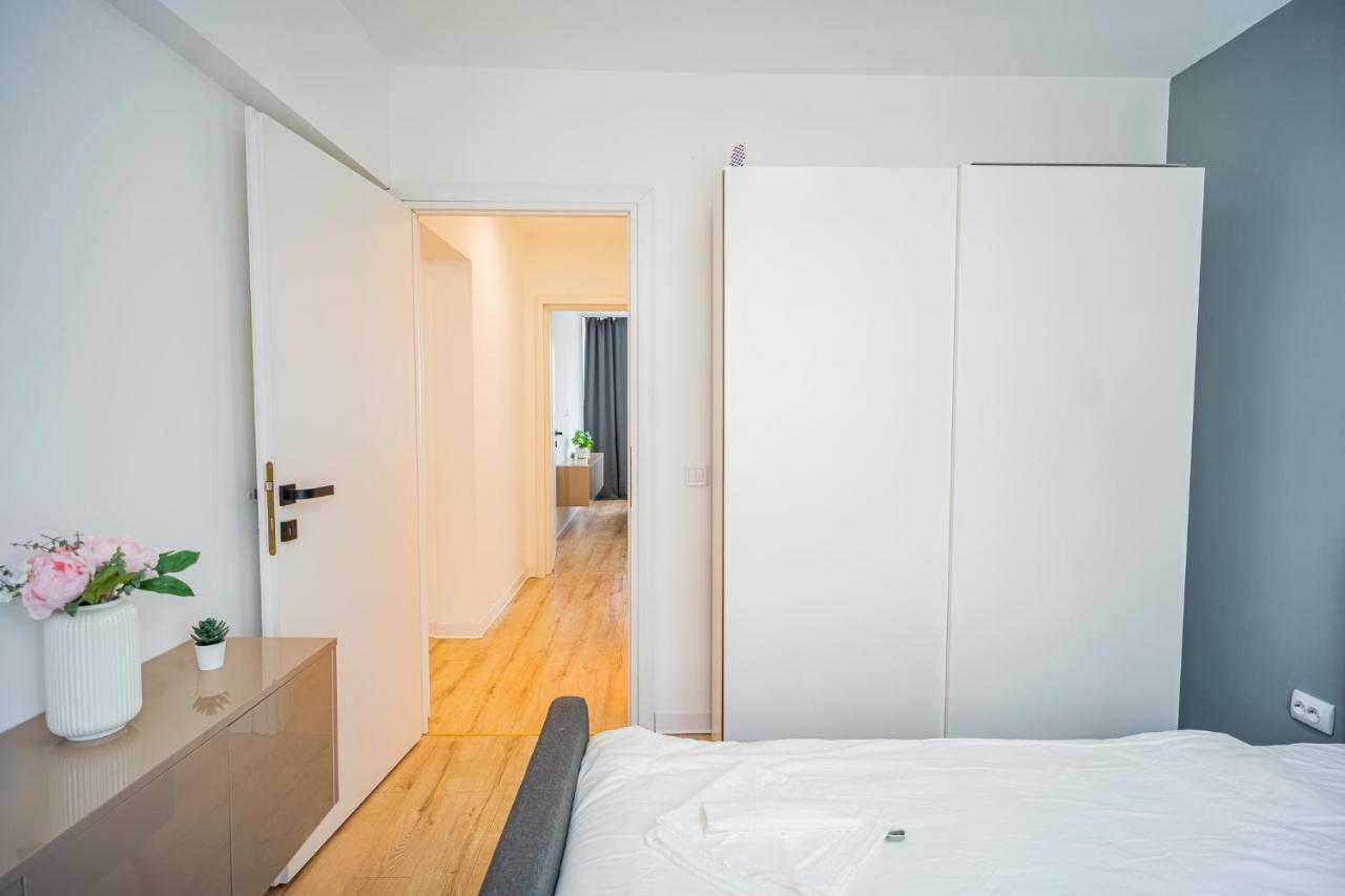 Refreshingly Chic: Newly Renovated 2Br Apartment บูคาเรสต์ ภายนอก รูปภาพ