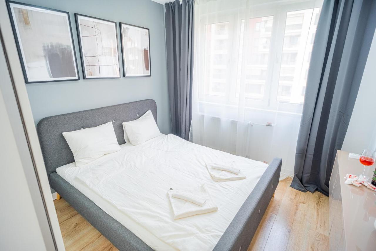 Refreshingly Chic: Newly Renovated 2Br Apartment บูคาเรสต์ ภายนอก รูปภาพ