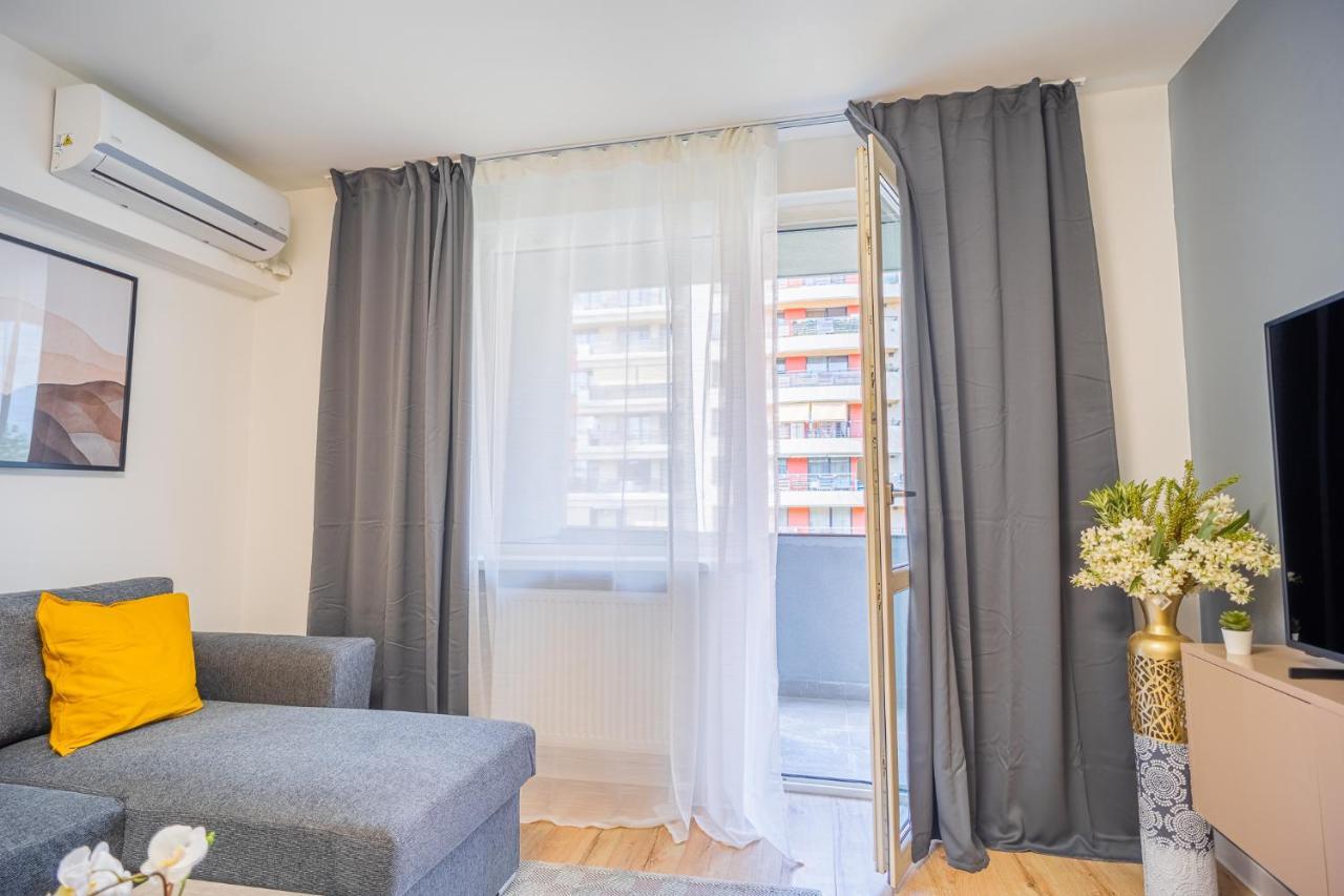 Refreshingly Chic: Newly Renovated 2Br Apartment บูคาเรสต์ ภายนอก รูปภาพ